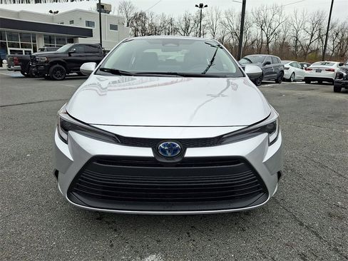 Used 2023 Toyota Corolla LE image 2