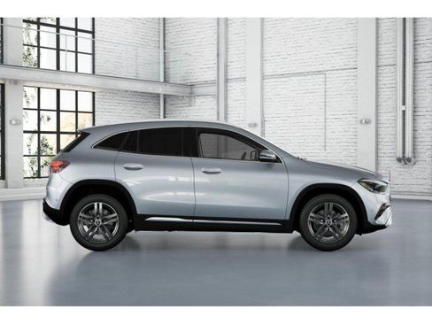 Used 2025 Mercedes-Benz GLA 250 image 23
