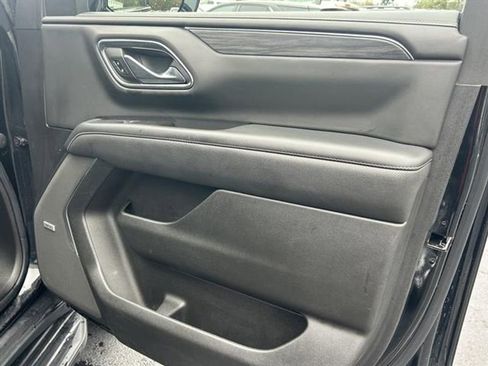 Used 2022 GMC Yukon SLT w/ SLT Premium Package image 23