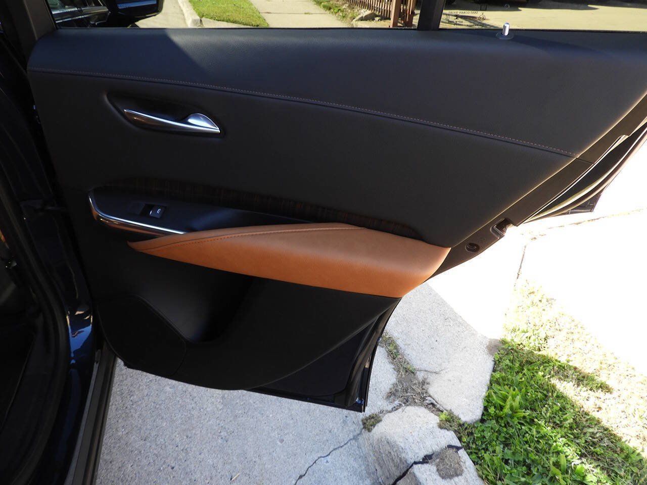 Used 2019 Cadillac XT4 Premium Luxury AWD/4WD image 37