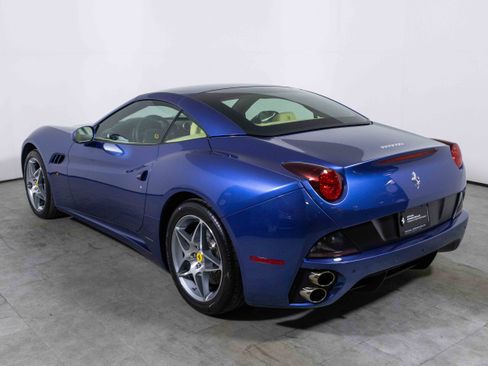Used 2010 Ferrari California image 15