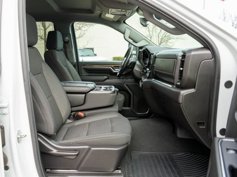 Used 2024 Chevrolet Silverado 2500 LT image 10