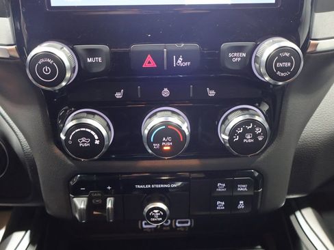 Used 2025 RAM 1500 Big Horn AWD/4WD image 31