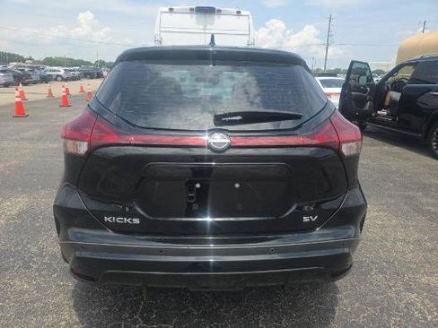Used 2023 Nissan Kicks SV FWD image 4