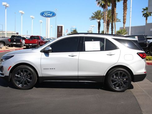 Used 2022 Chevrolet Equinox RS w/ Infotainment Package FWD image 4