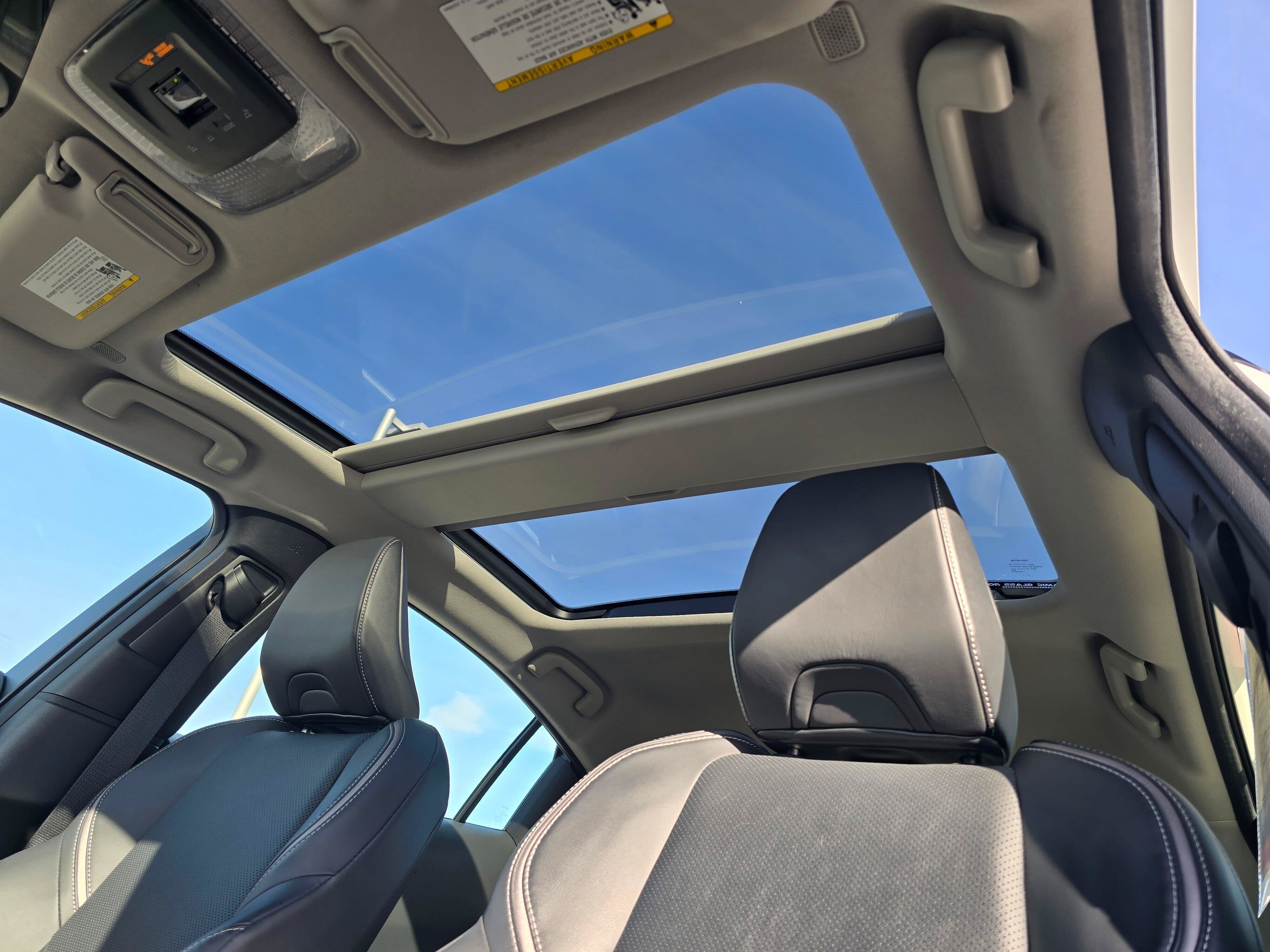 Certified 2025 Toyota Prius XLE FWD image 28