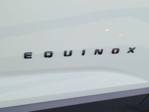New 2026 Chevrolet Equinox LT image 18