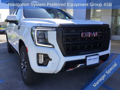 Used 2023 GMC Yukon XL AT4 w/ AT4 Premium Plus Package AWD/4WD image 4