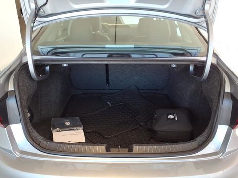Certified 2023 Volkswagen Jetta SE FWD image 18