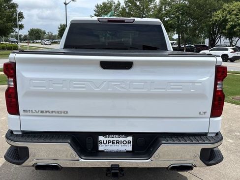 Used 2022 Chevrolet Silverado 1500 LT w/ Z71 Off-Road Package AWD/4WD image 4