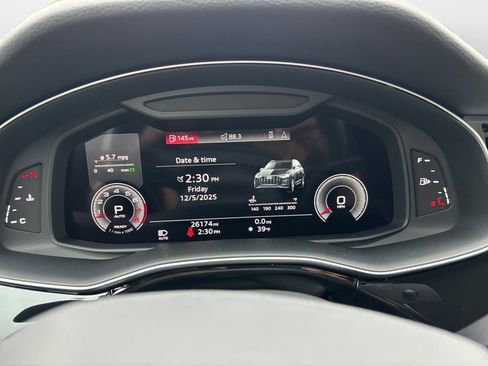 Used 2023 Audi Q7 3.0T Premium image 11