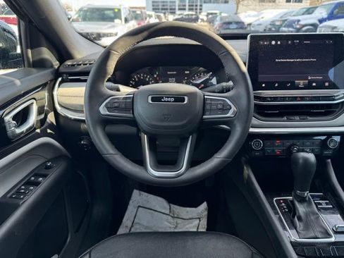 Used 2023 Jeep Compass Limited w/ Mopar Graphics Package image 23