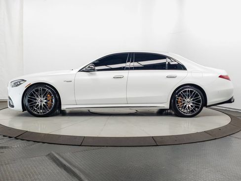 Used 2024 Mercedes-Benz S 63 AMG S w/ Carbon Fiber Exterior Package image 4