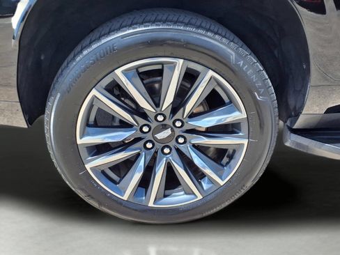 Used 2024 Cadillac Escalade ESV Sport RWD image 9