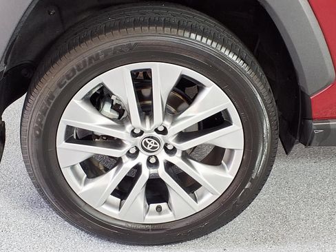 Used 2023 Toyota RAV4 XLE Premium FWD image 4