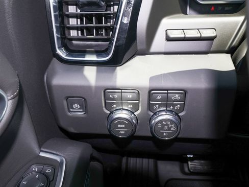 New 2026 GMC Sierra 1500 Denali w/ Denali Reserve Package AWD/4WD image 28