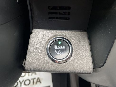 Used 2018 Ford F150 Lariat w/ Equipment Group 502A Luxury image 30