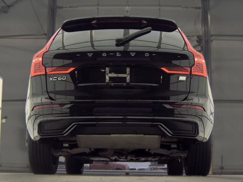 Used 2024 Volvo XC60 T8 Plus w/ Protection Package Premier AWD/4WD image 21