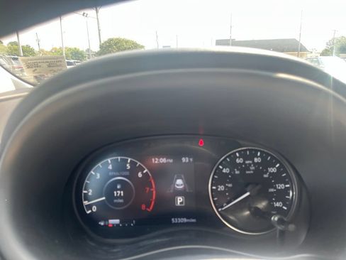 Used 2021 Nissan Kicks SV FWD image 12