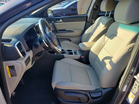 Used 2020 Kia Sportage S w/ S FWD Sunroof Package image 21