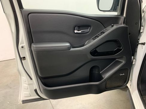 Used 2022 Nissan Frontier PRO-4X w/ Pro-4X Premium Package AWD/4WD image 7