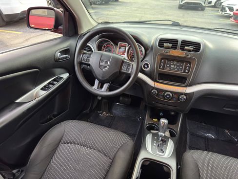 Used 2020 Dodge Journey SE w/ Blacktop Package FWD image 29