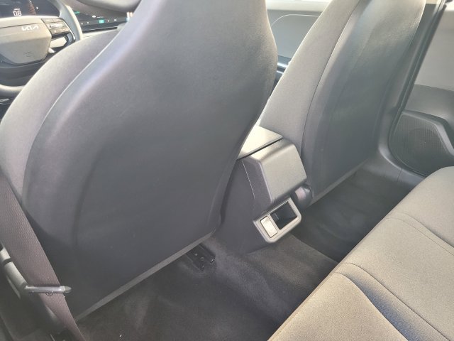 Used 2025 Kia K4 FWD image 14