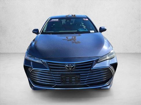Used 2019 Toyota Avalon Limited w/ Advanced Safety Package image 2