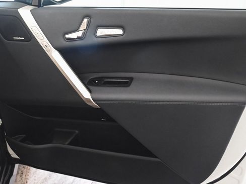 Used 2024 BMW iX xDrive50 w/ Premium Package image 11