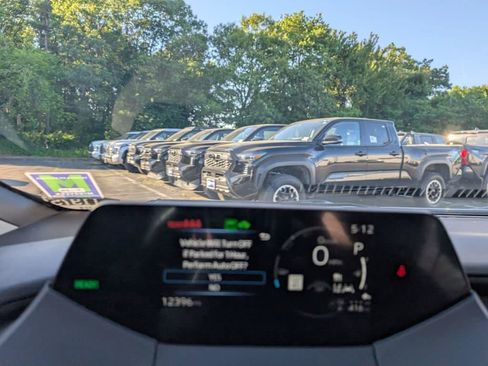 Certified 2024 Toyota Prius Prime FWD image 23