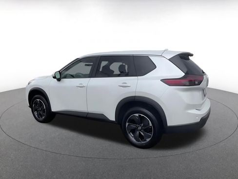 Used 2025 Nissan Rogue SV image 10