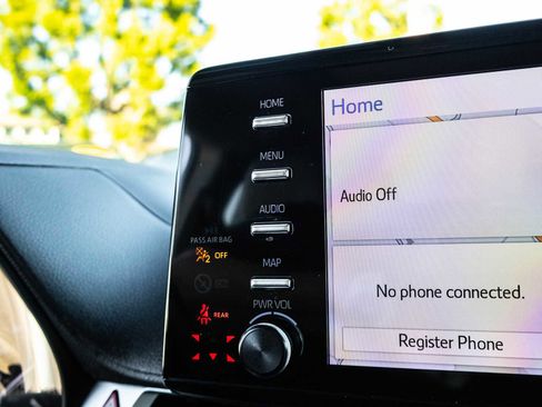 Certified 2024 Toyota Sienna XLE image 40