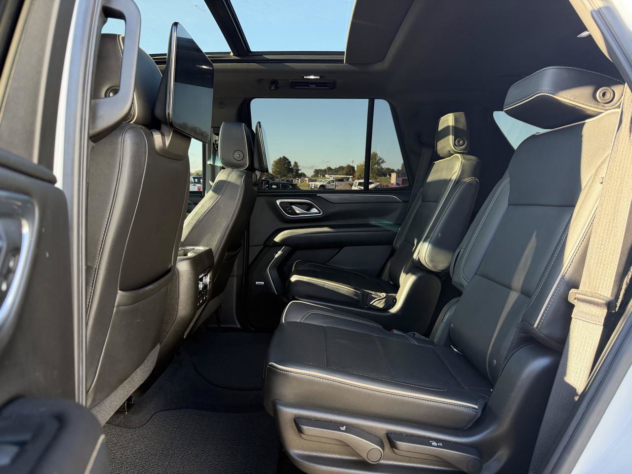 Used 2021 GMC Yukon SLT w/ SLT Luxury Plus Package AWD/4WD image 20
