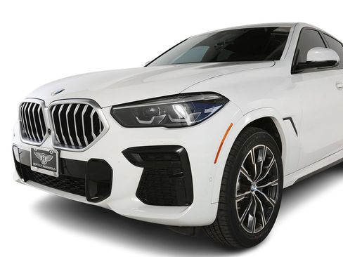 Used 2023 BMW X6 xDrive40i w/ M Sport Package AWD/4WD image 4