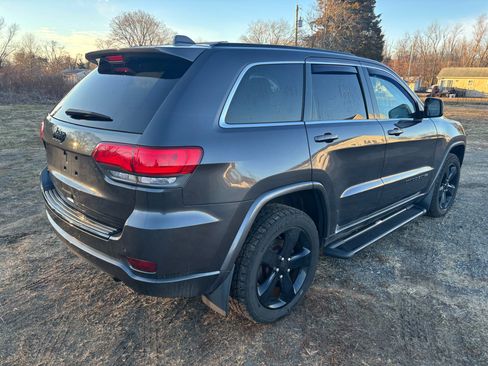 Used 2015 Jeep Grand Cherokee Altitude image 5