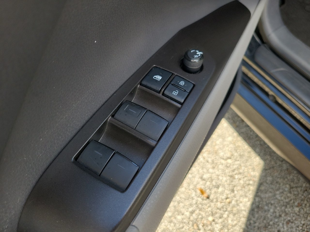 Used 2021 Toyota Camry LE FWD image 14