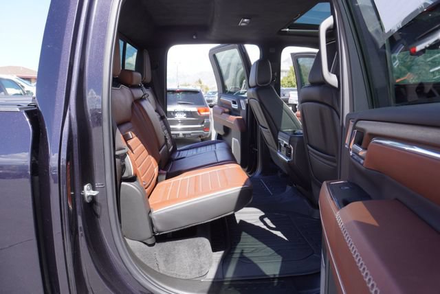 Used 2024 GMC Sierra 3500 Denali Ultimate AWD/4WD image 26