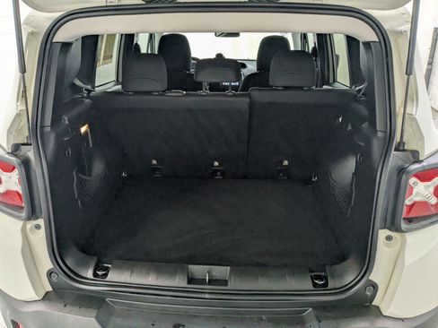 Used 2019 Jeep Renegade Latitude w/ Cold Weather Group AWD/4WD image 24