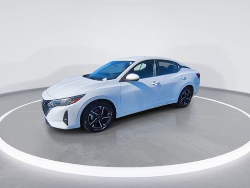 Used 2025 Nissan Sentra SV image 4