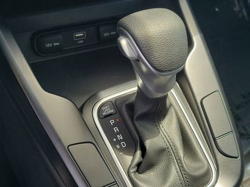 Used 2025 Kia Soul LX w/ LX Technology Package FWD image 27