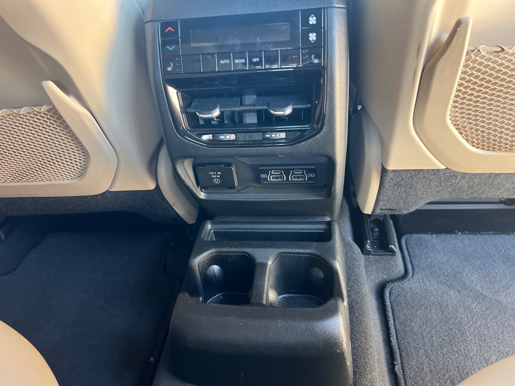 Used 2024 Jeep Grand Cherokee L Limited RWD image 24