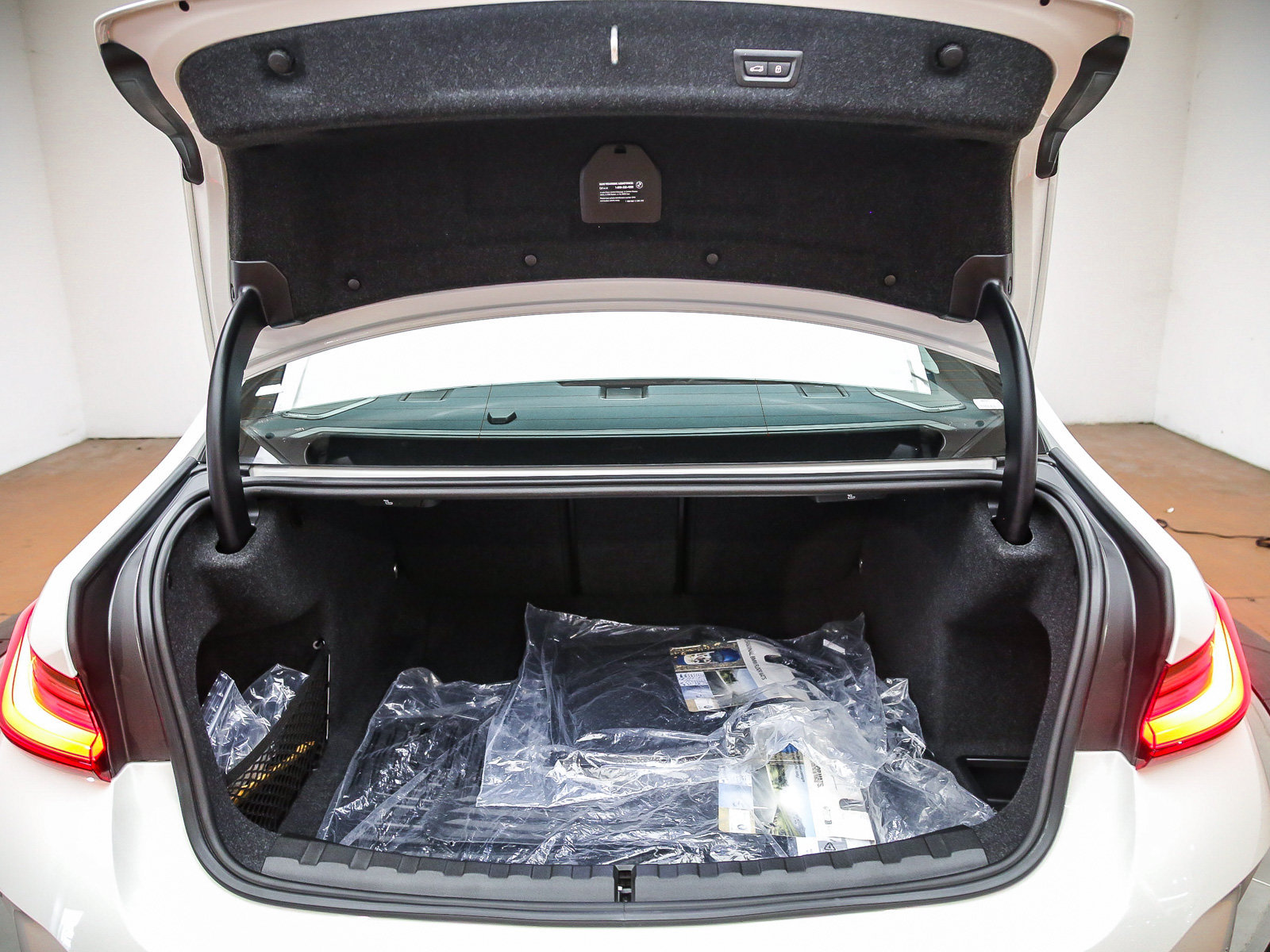 Used 2026 BMW 330i Sedan w/ Premium Package RWD image 27