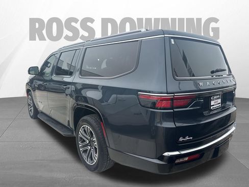 Used 2024 Jeep Wagoneer L Series II RWD image 5