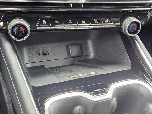 New 2026 Chevrolet Traverse Z71 w/ Driver Confidence Package image 22