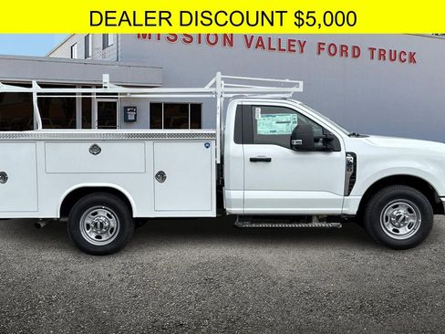 New 2025 Ford F350 XL w/ XL Chrome Package image 3