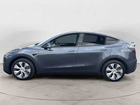 Used 2023 Tesla Model Y Long Range AWD/4WD image 3