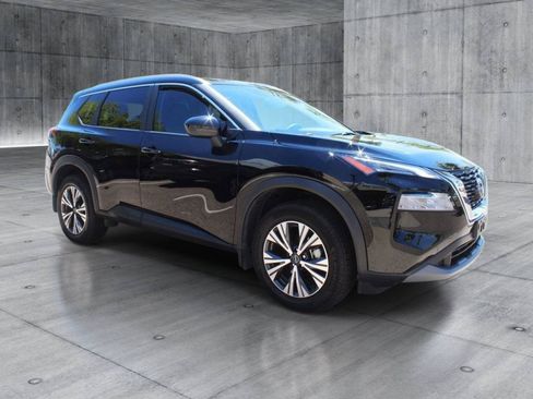 Used 2023 Nissan Rogue SV w/ SV Premium B Package FWD image 9