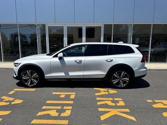 Used 2025 Volvo V60 B5 Cross Country Plus AWD/4WD video 2