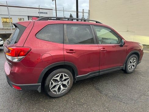 Used 2019 Subaru Forester Premium w/ All-Weather Package image 5
