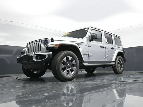 Used 2023 Jeep Wrangler Unlimited Sahara w/ LED Lighting Group AWD/4WD image 38